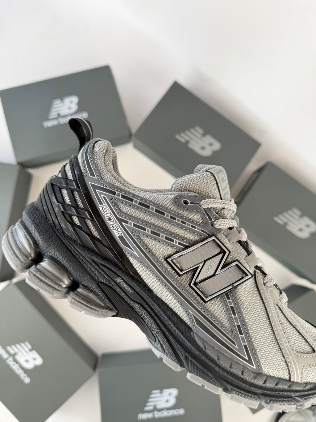 Zapatilla New Balance 1906