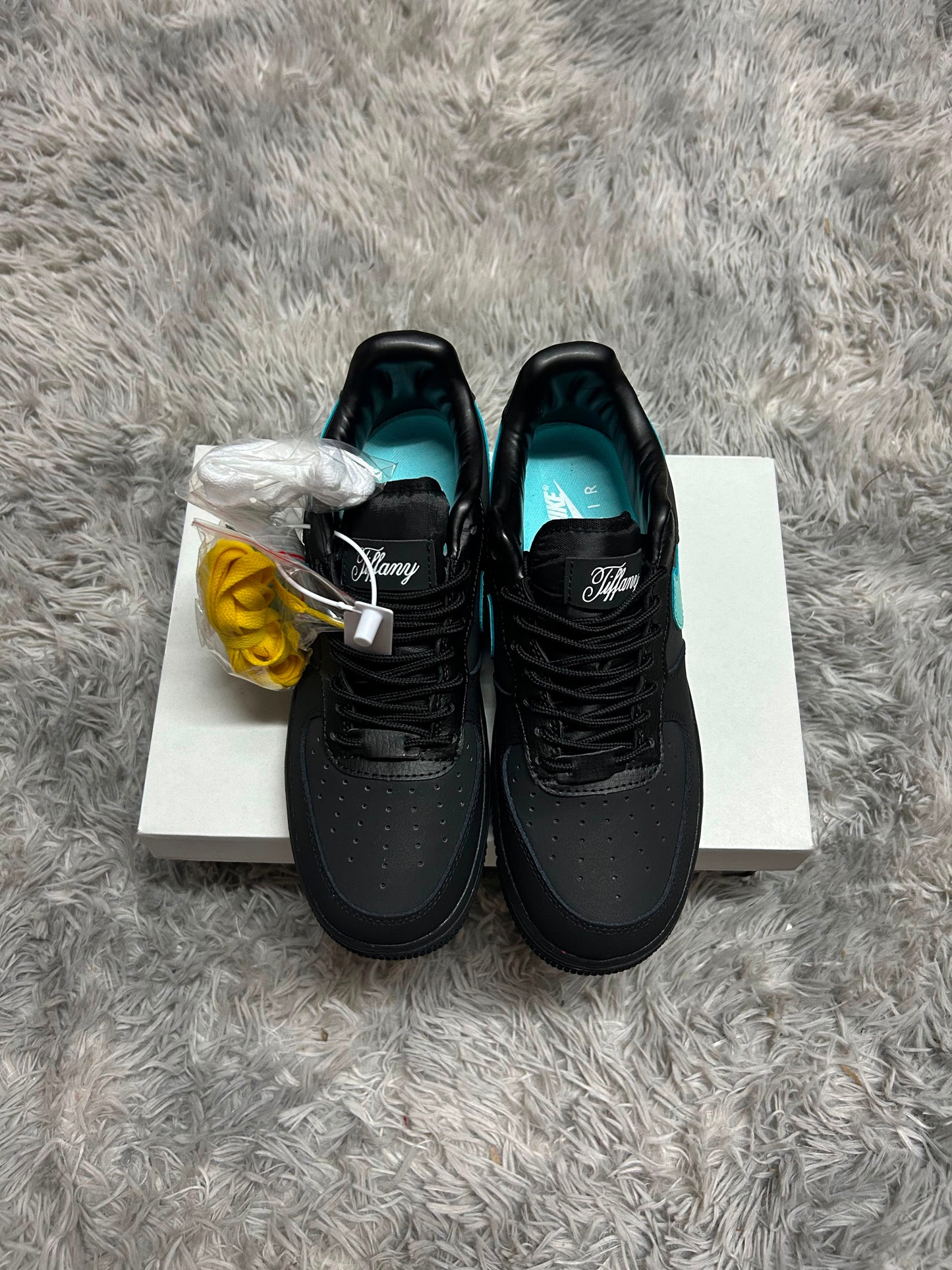 Zapatilla Nike Air Force 1 Low Tiffany y Co