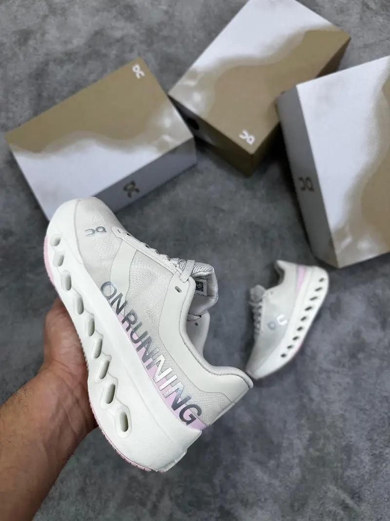Zapatilla On Running Cloudsurfer