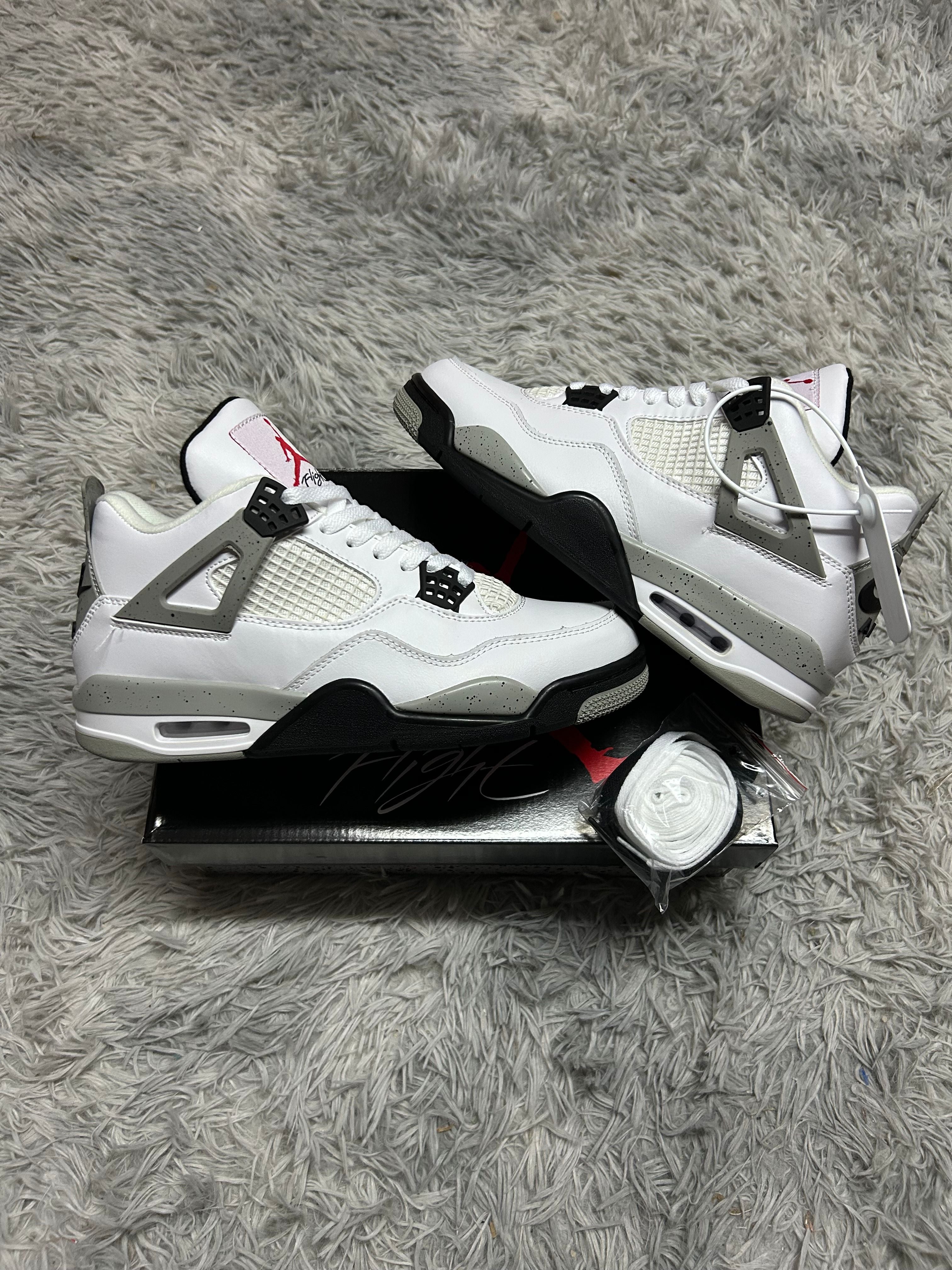 Zapatilla Jordan Retro 4