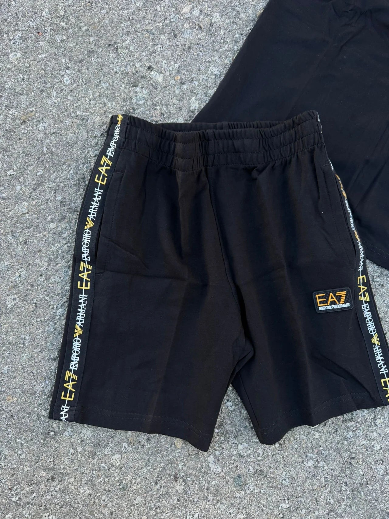 Conjunto Emporio Armani EA7