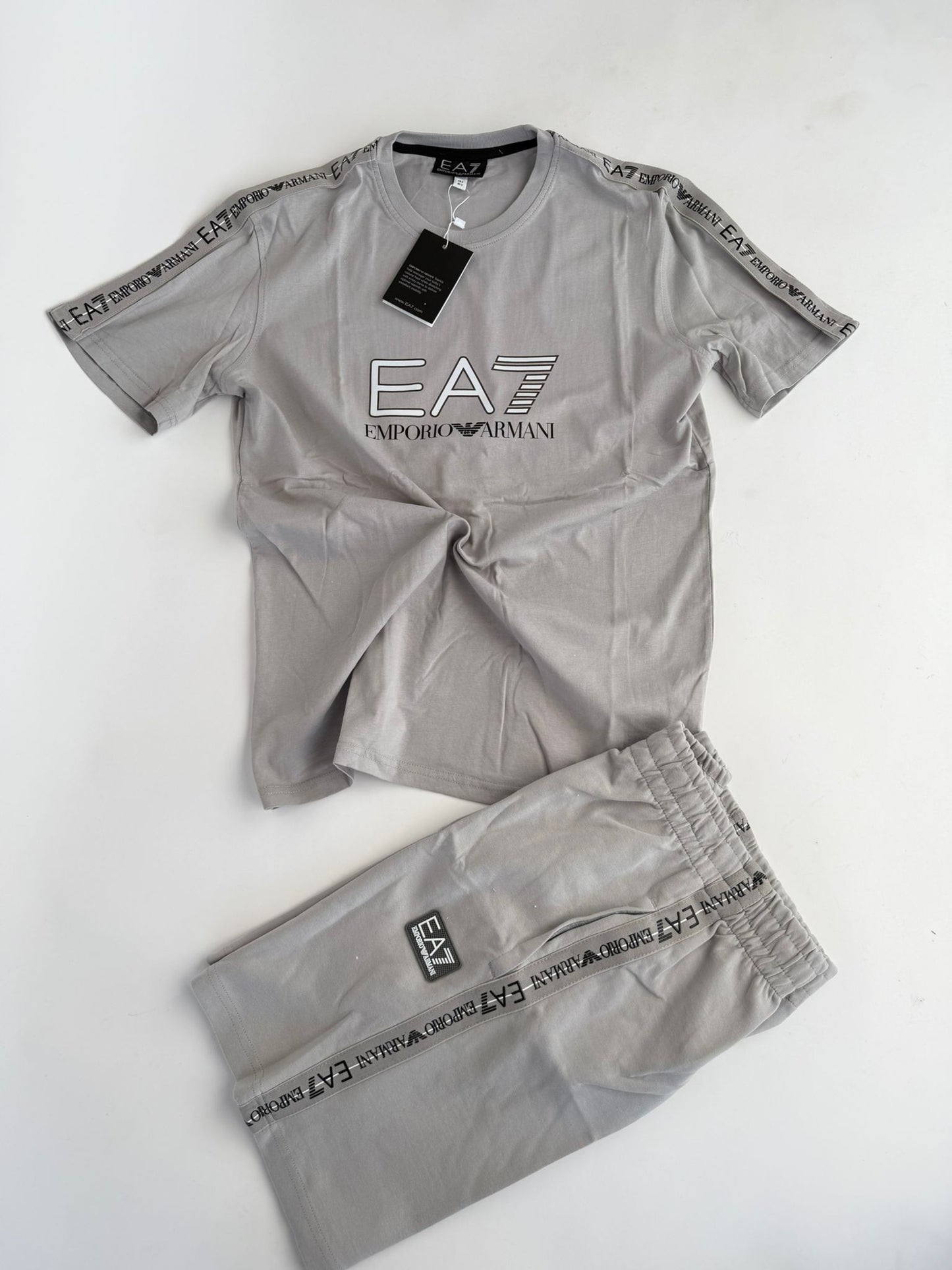 Conjunto Emporio Armani EA7 2026