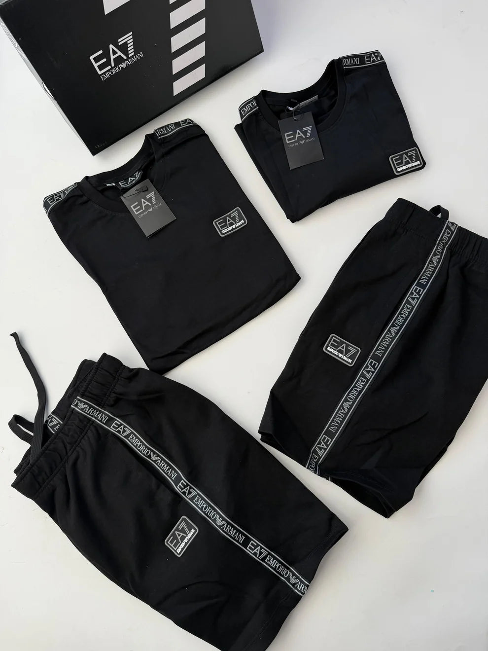 Conjunto Emporio Armani EA7