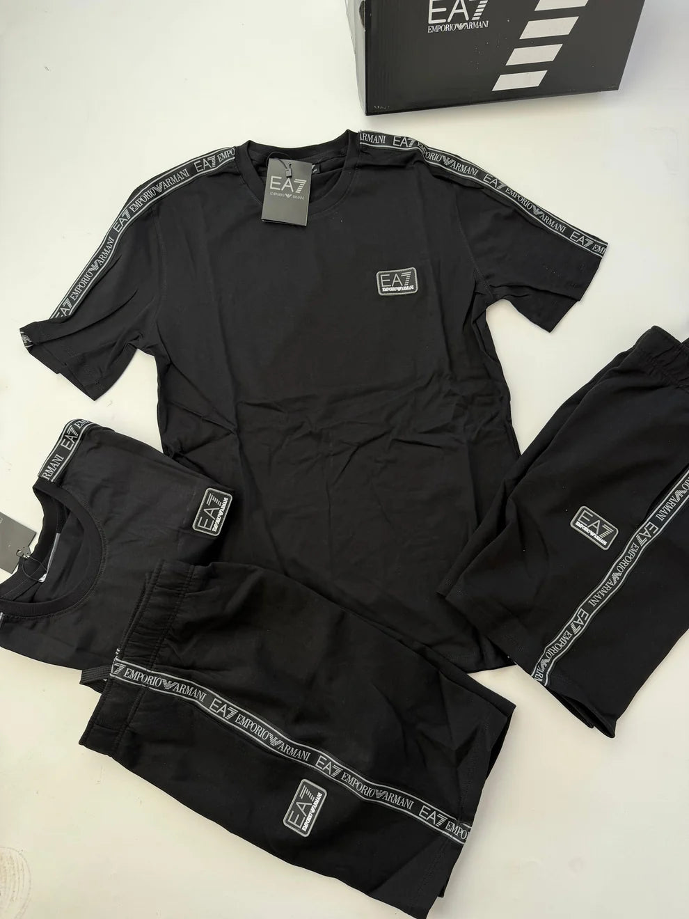 Conjunto Emporio Armani EA7