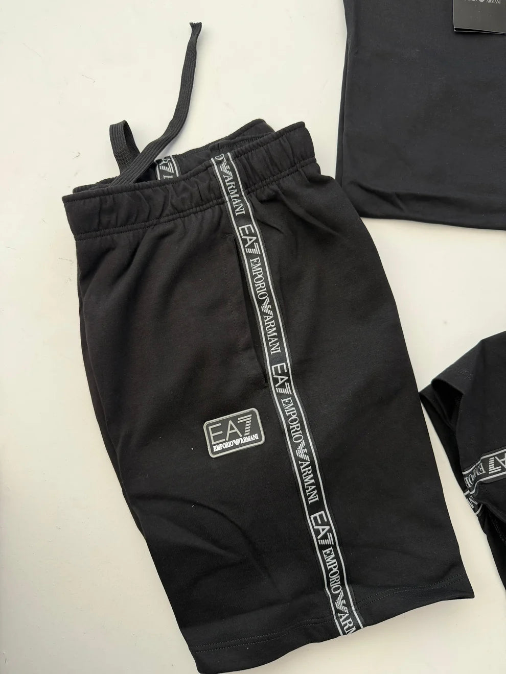 Conjunto Emporio Armani EA7