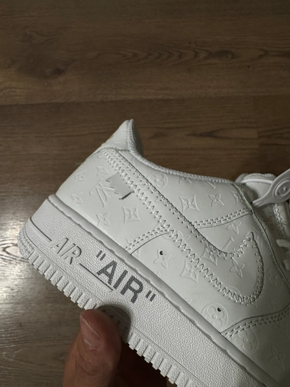 Zapatilla Nike AirForce One x Lv