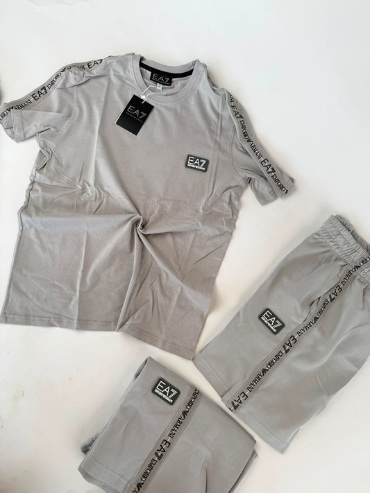Conjunto Emporio Armani EA7
