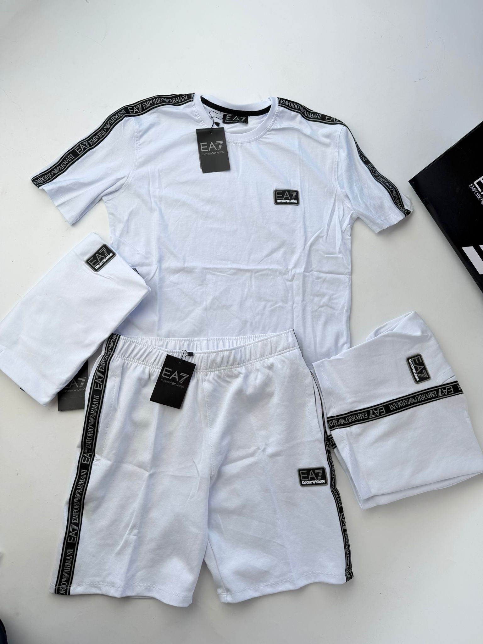 Conjunto Emporio Armani EA7