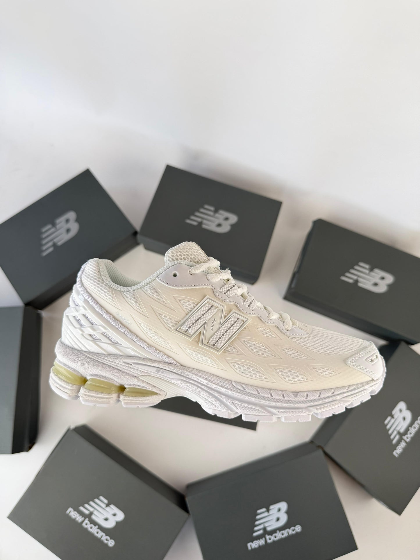 Zapatilla New Balance 1906