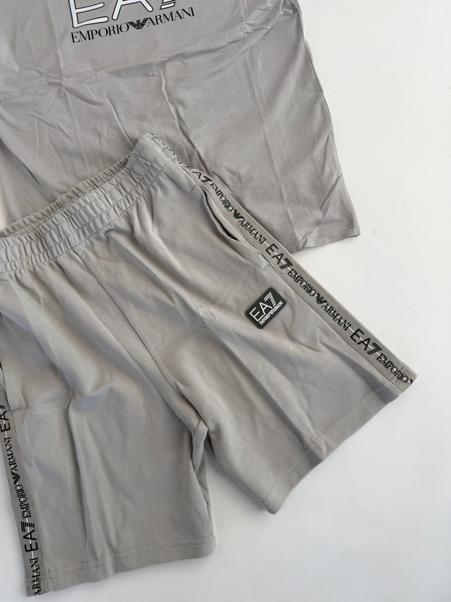 Conjunto Emporio Armani EA7 2026