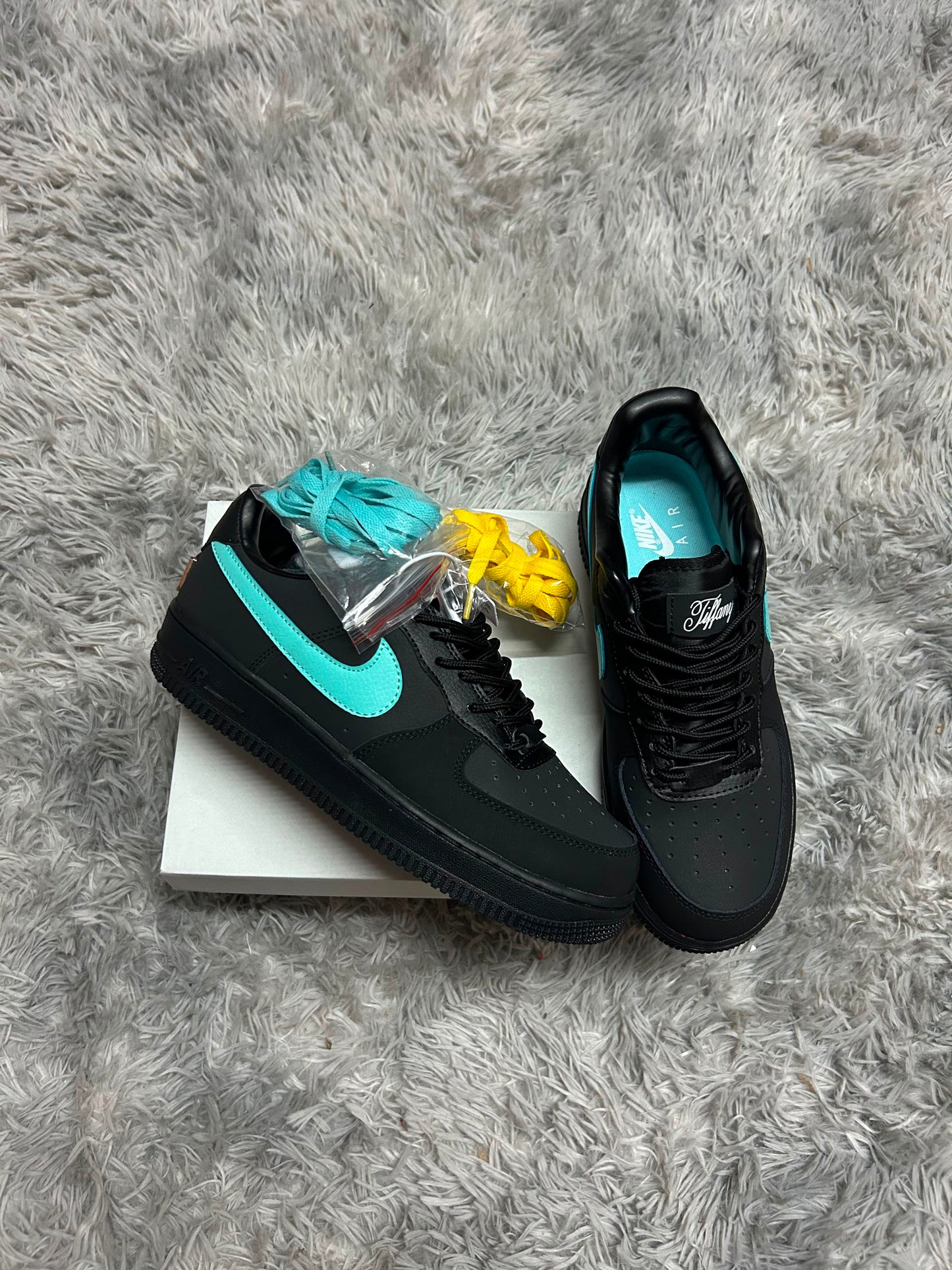Zapatilla Nike Air Force 1 Low Tiffany y Co