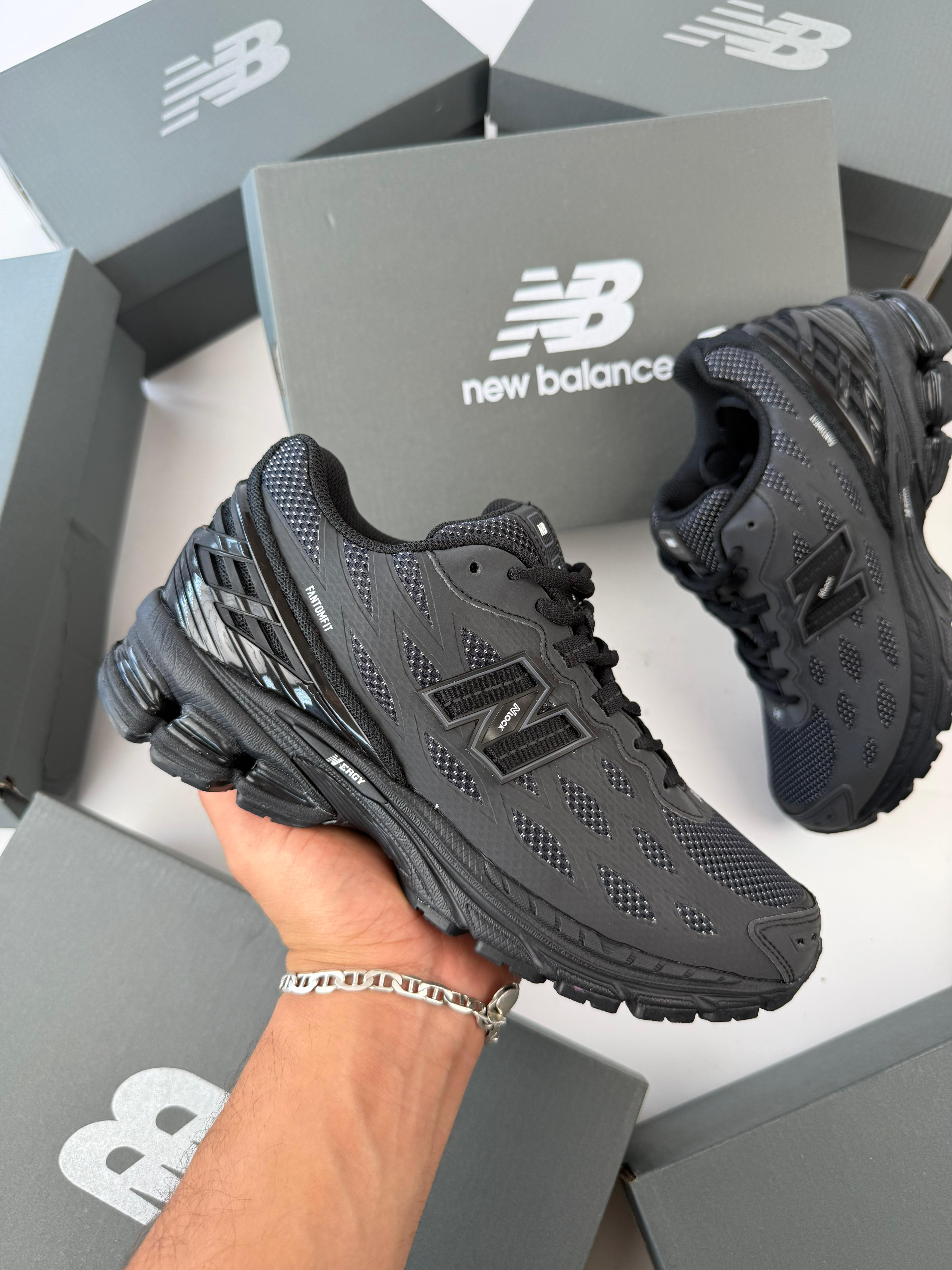Zapatilla New Balance 1906