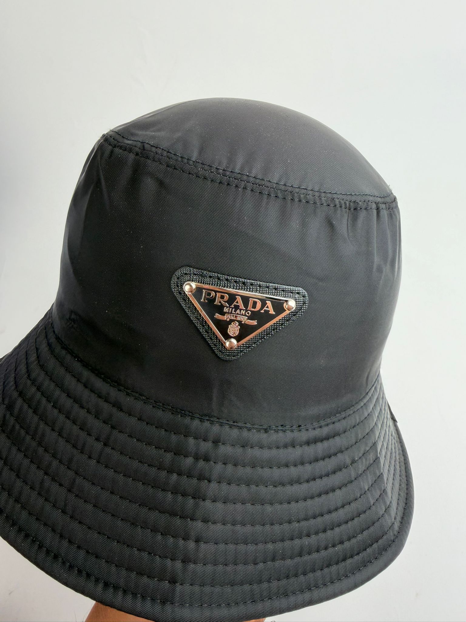 Gorro Tipo Pescador Prada