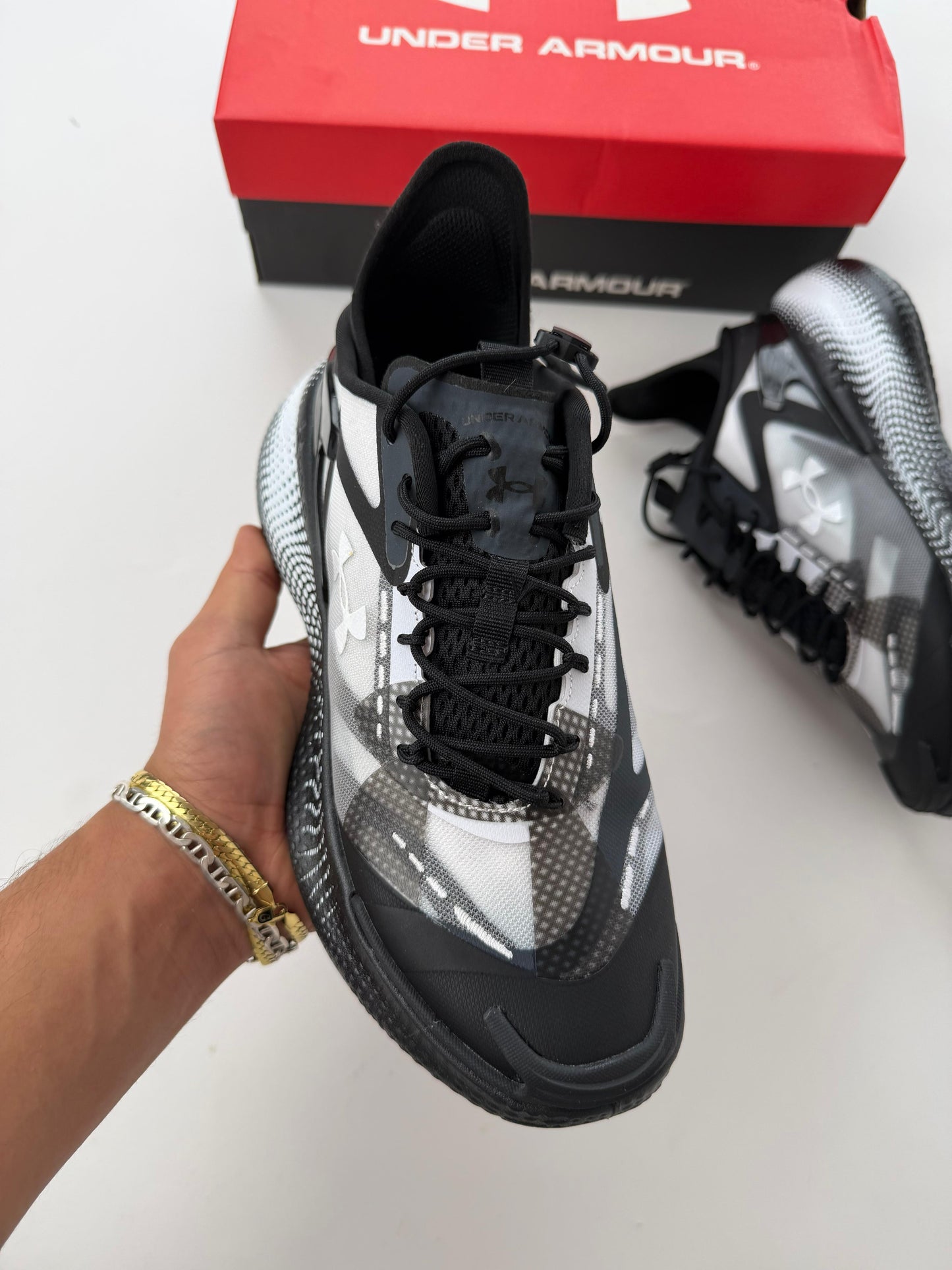 Zapatilla Under Armour 2026