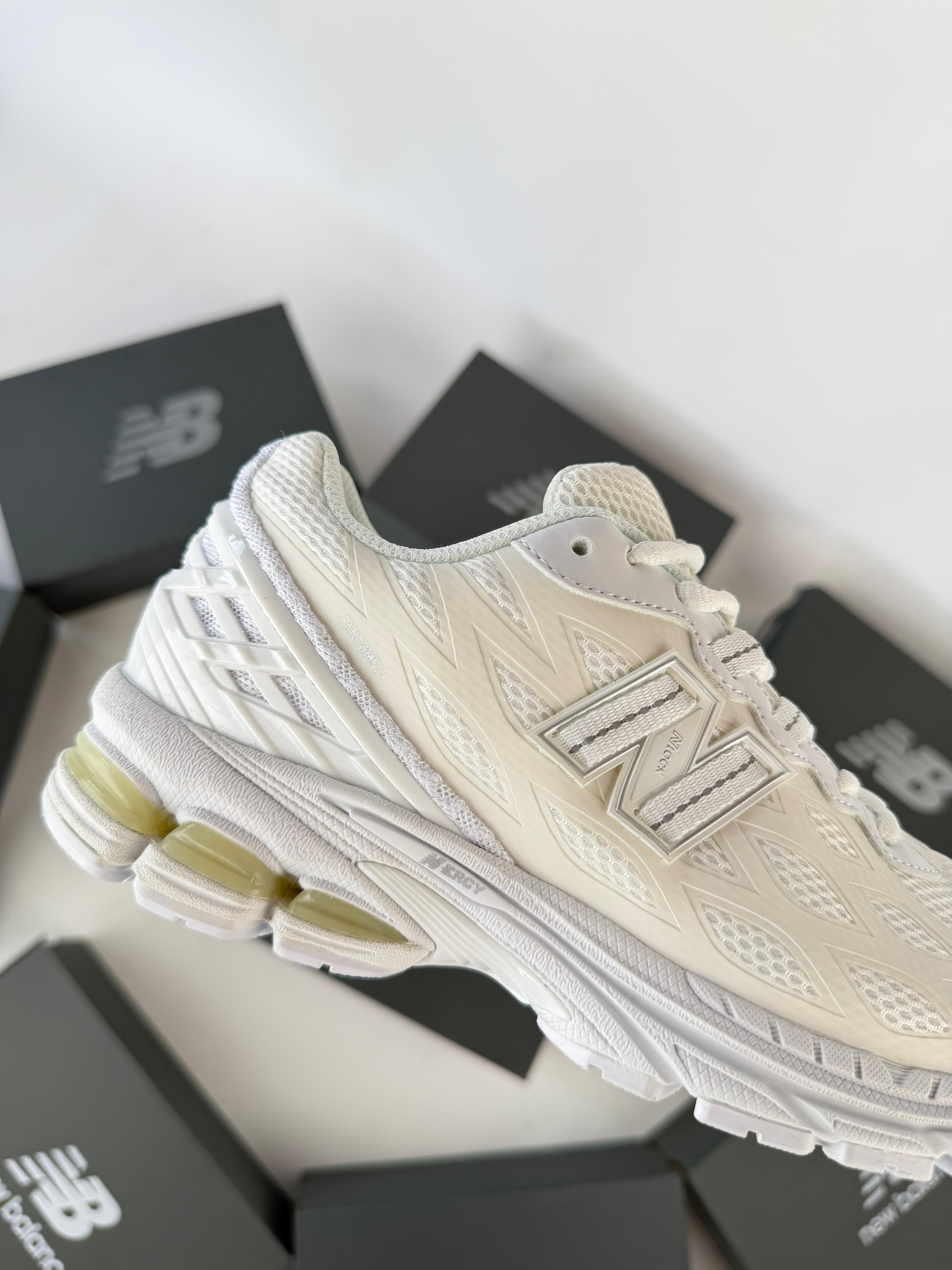 Zapatilla New Balance 1906