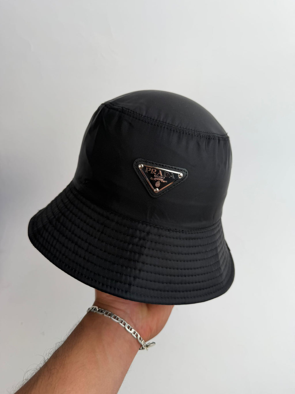 Gorro Tipo Pescador Prada