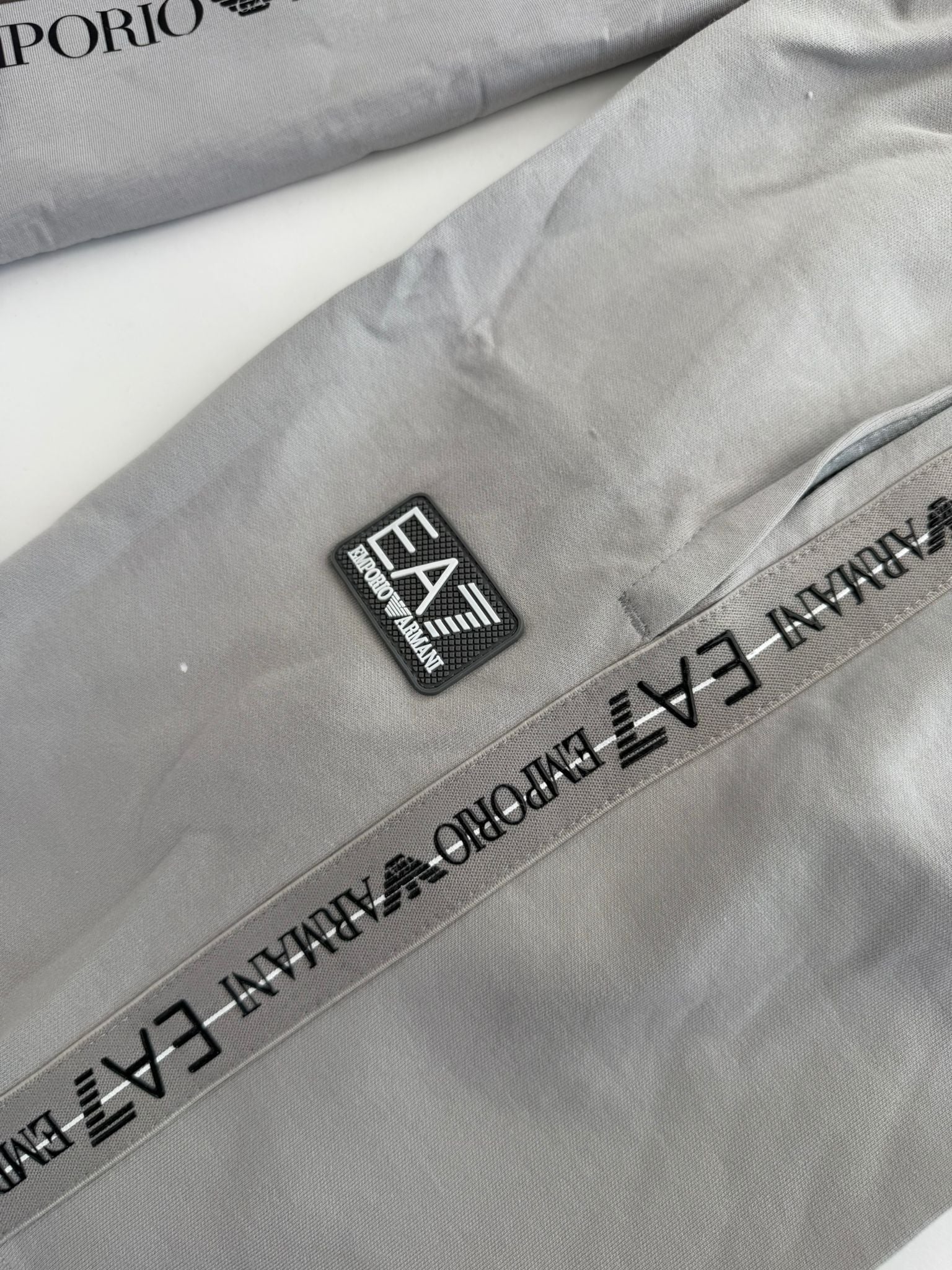 Conjunto Emporio Armani EA7 2026