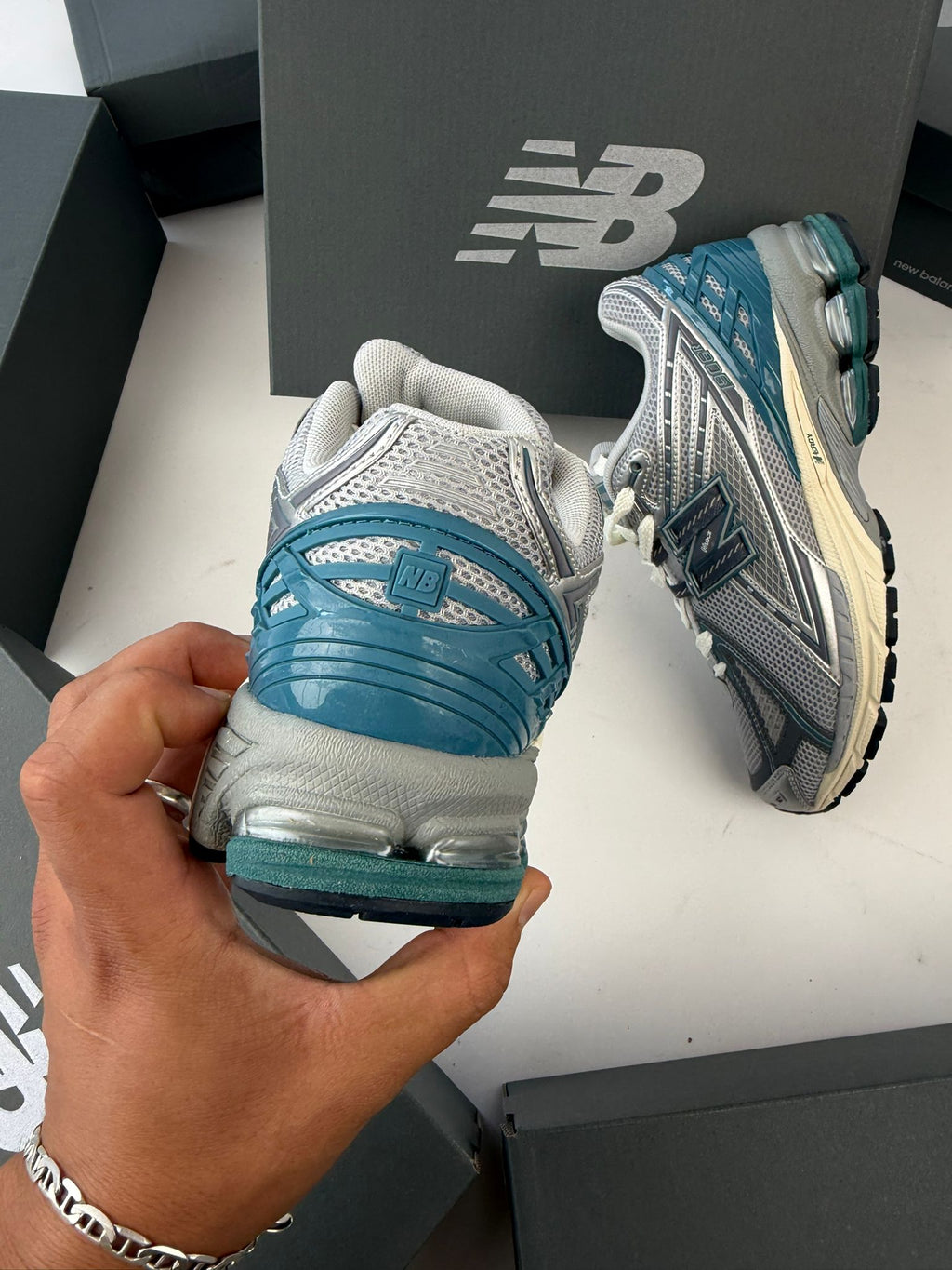 Zapatilla New Balance 1906