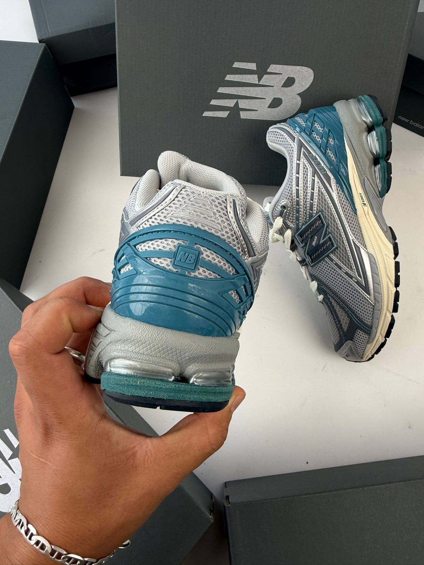 Zapatilla New Balance 1906