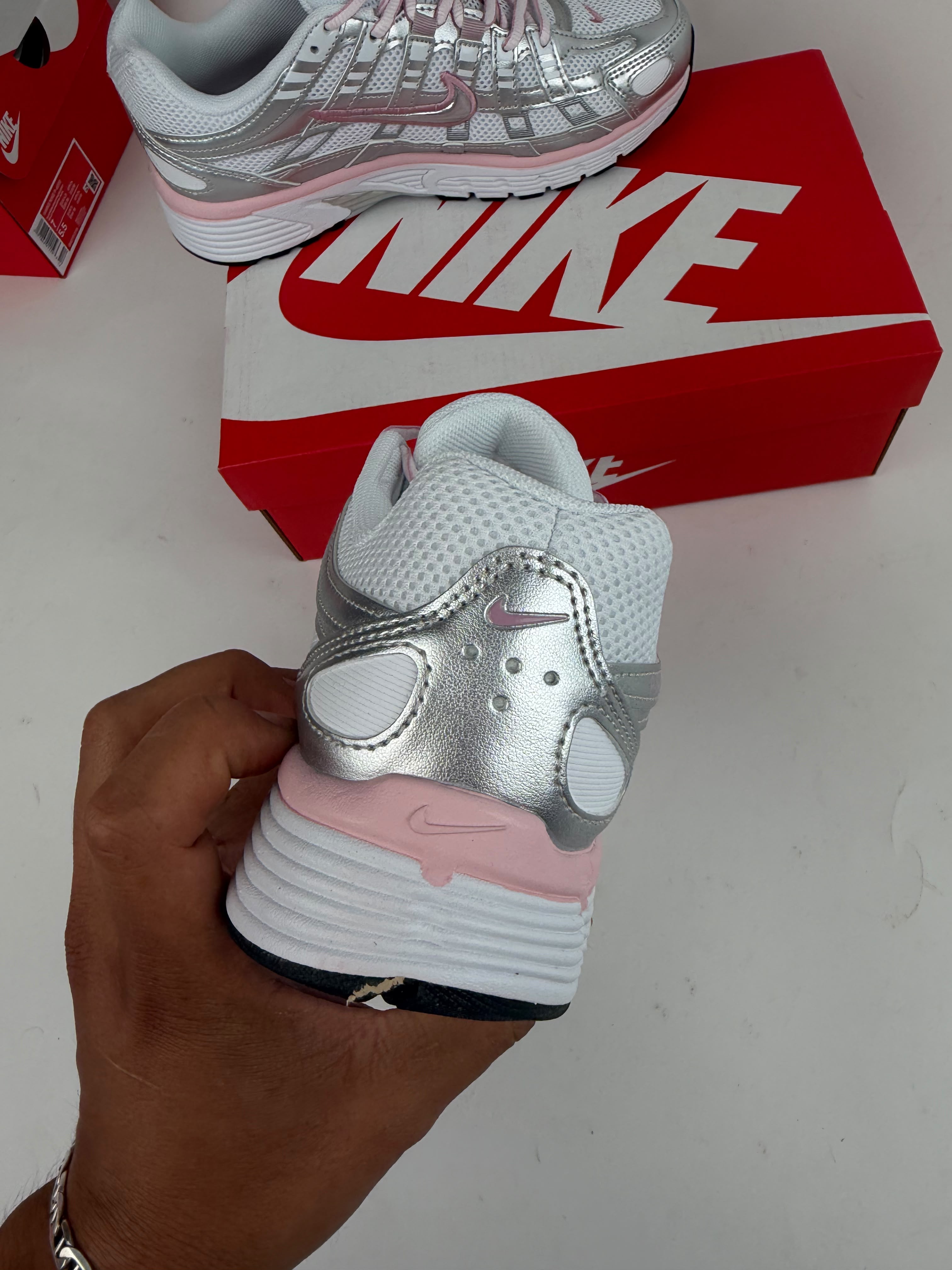 Zapatilla Nike P6000