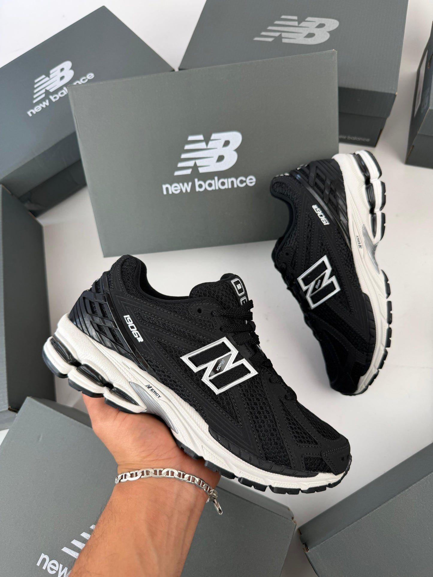 Zapatilla New Balance 1906