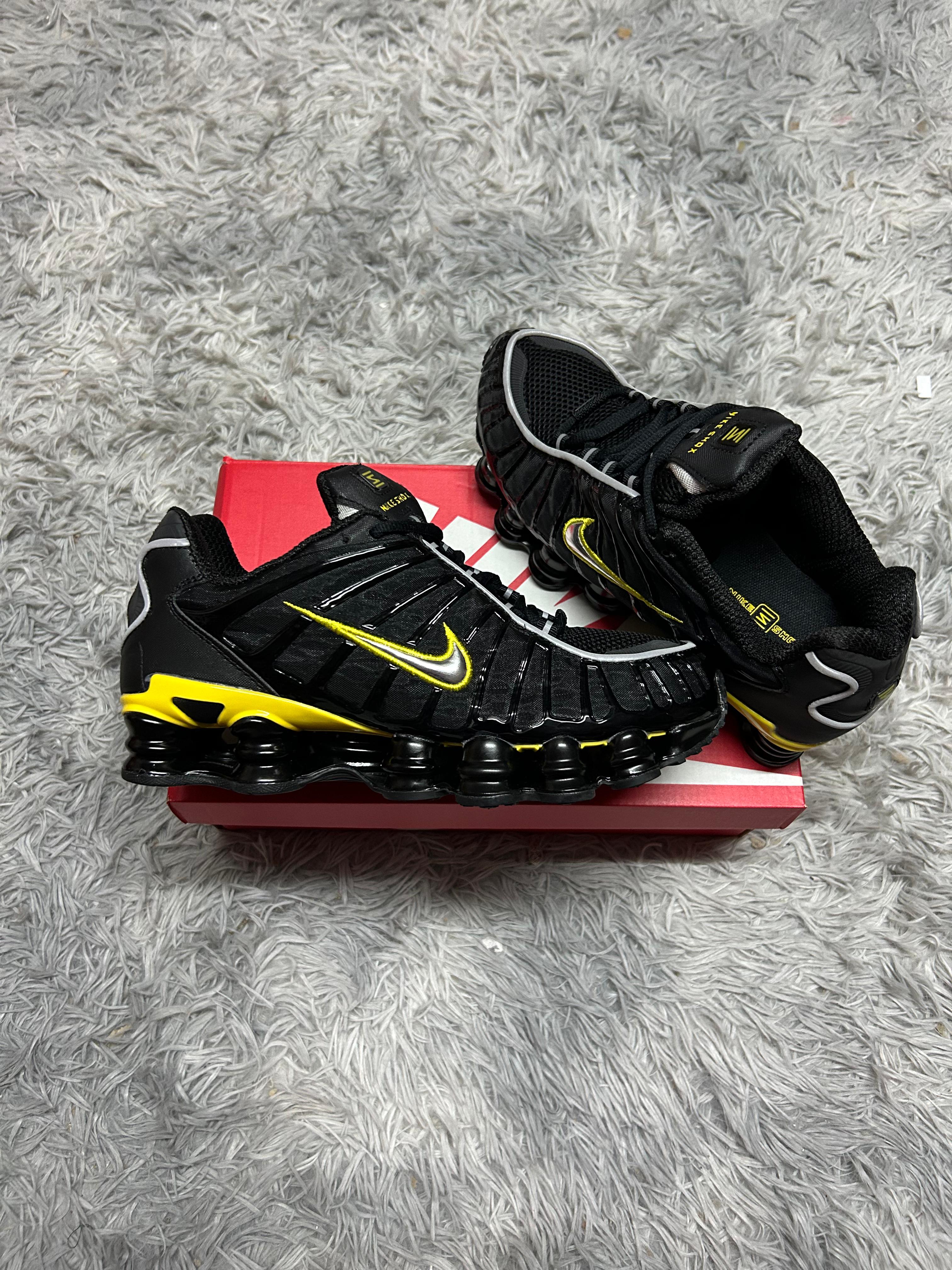 Zapatilla Nike Shox Amarillo Negro