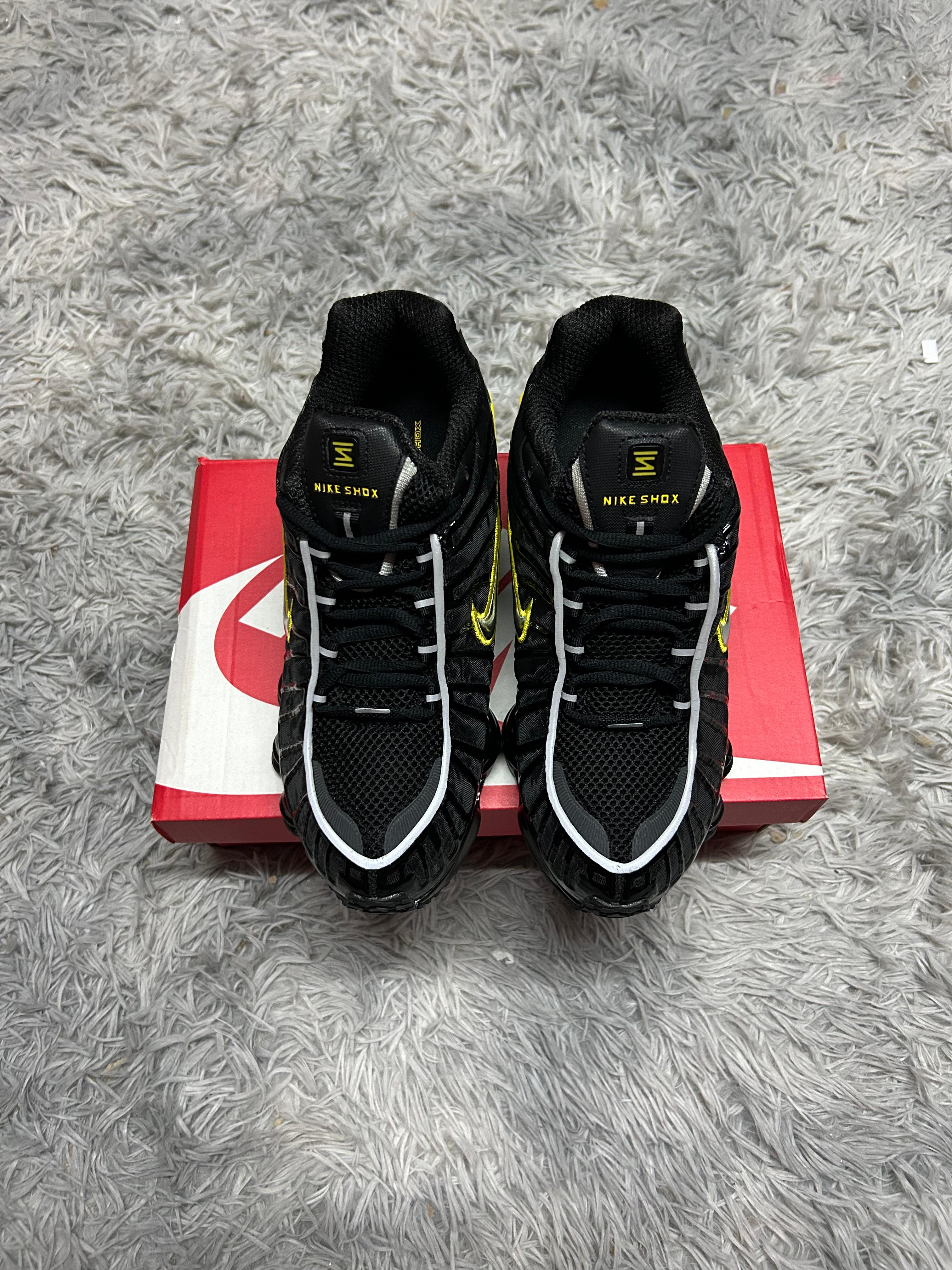 Zapatilla Nike Shox Amarillo Negro