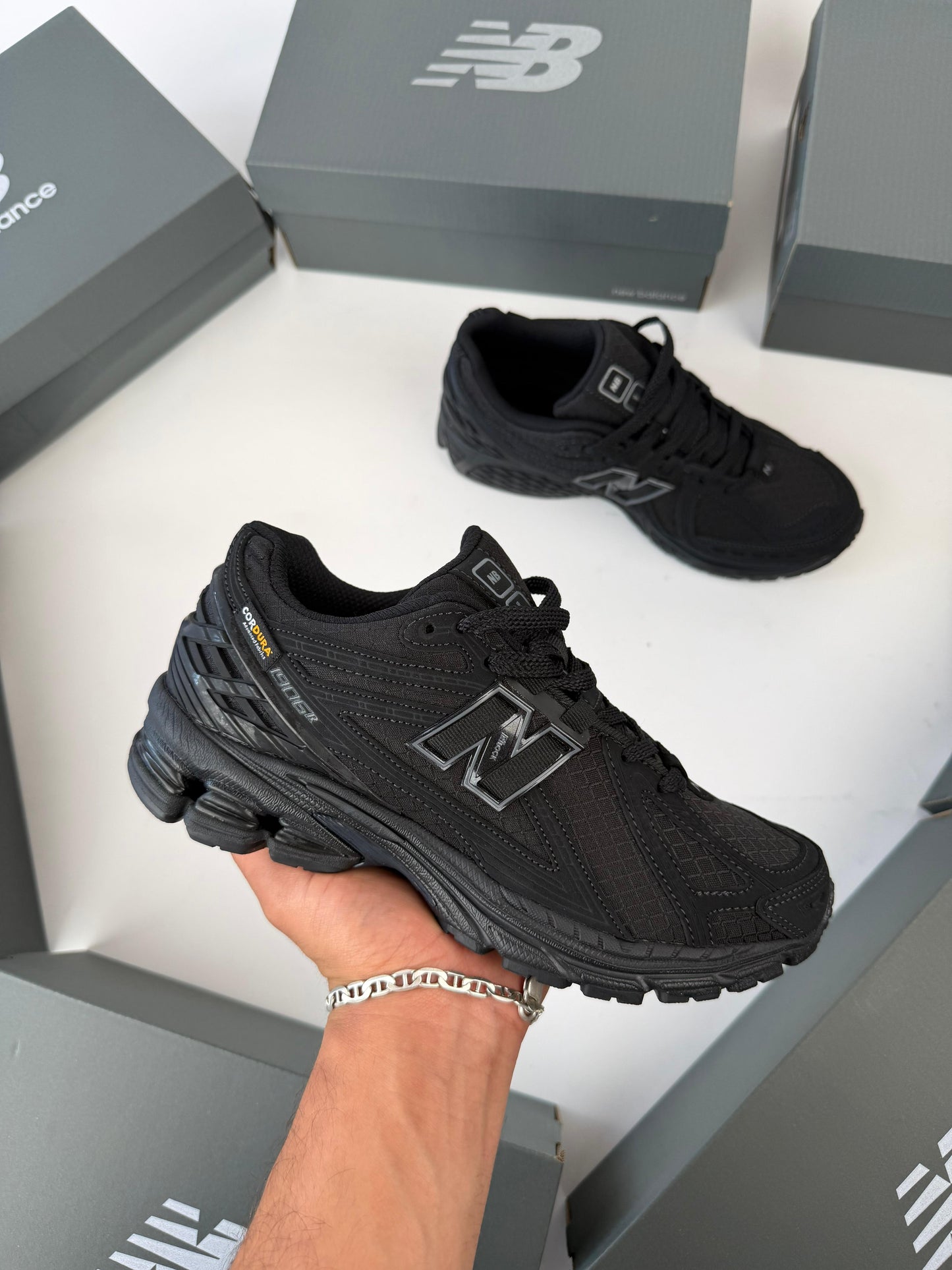 Zapatilla New Balance 1906