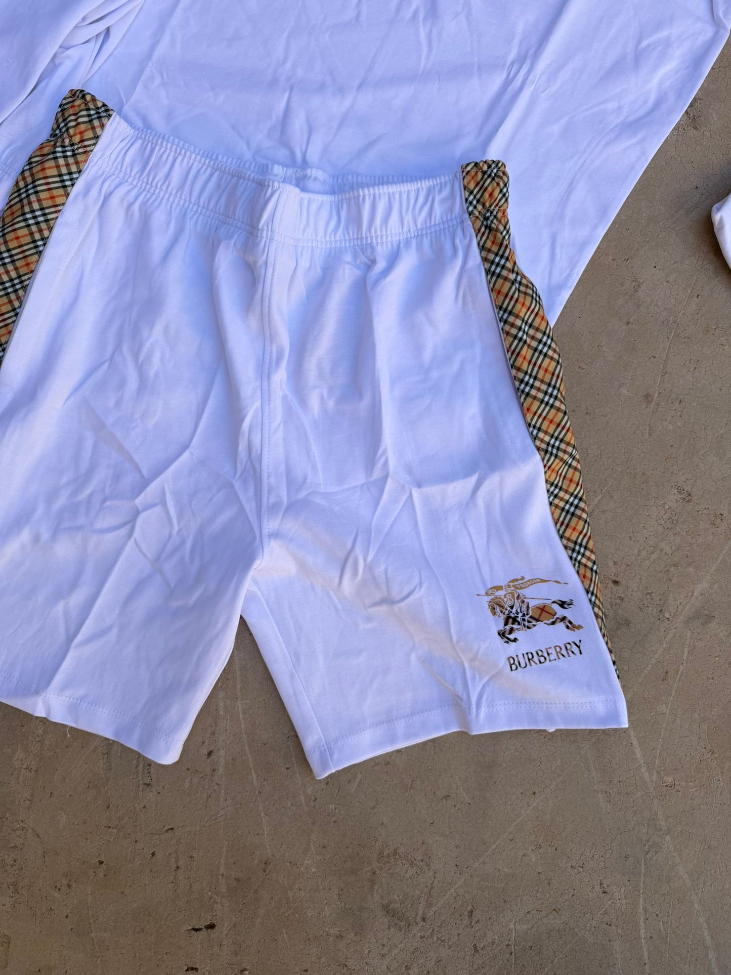 Conjunto Burberry 2026