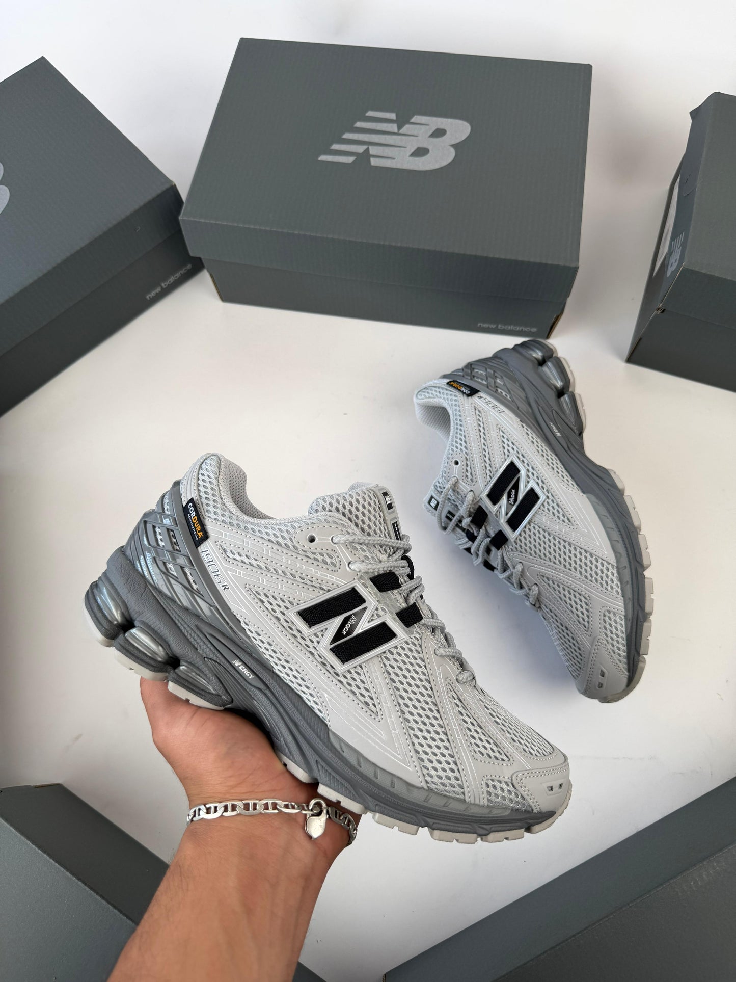 Zapatilla New Balance 1906