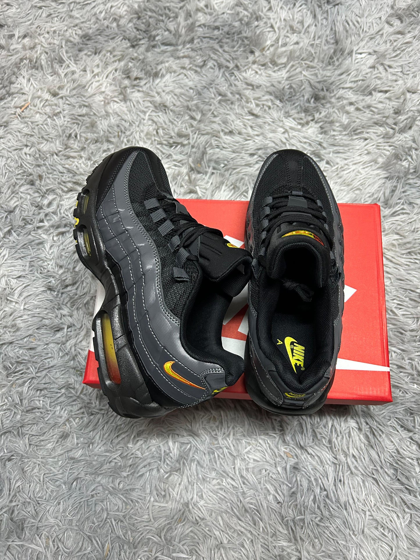 Zapatilla Nike Air Max 95 Black Gray Yellow