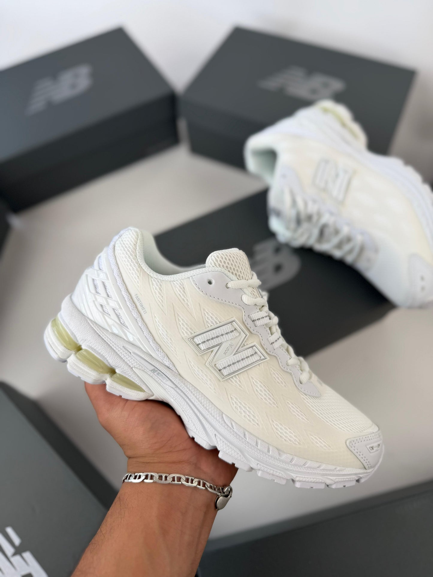 Zapatilla New Balance 1906